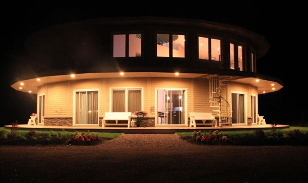 Around The Sea - Cana Da'S Rotating House, Suites & Tours Норт-Растико Экстерьер фото